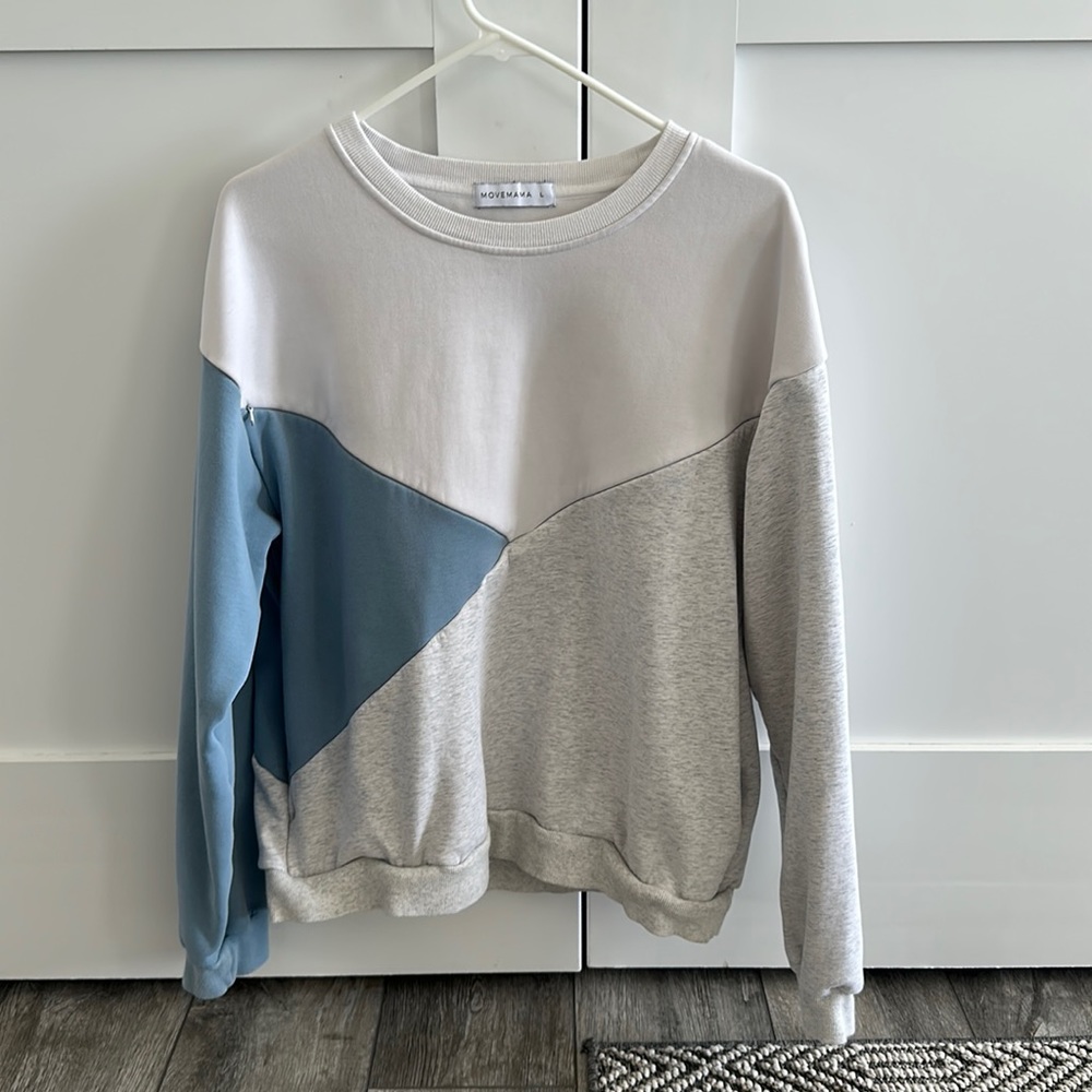 Movemama diagonal zip breastfeeding sweatshirt